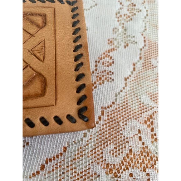 Vintage 70's Tooled Leather Bi Fold Wallet - Picture 10 of 11